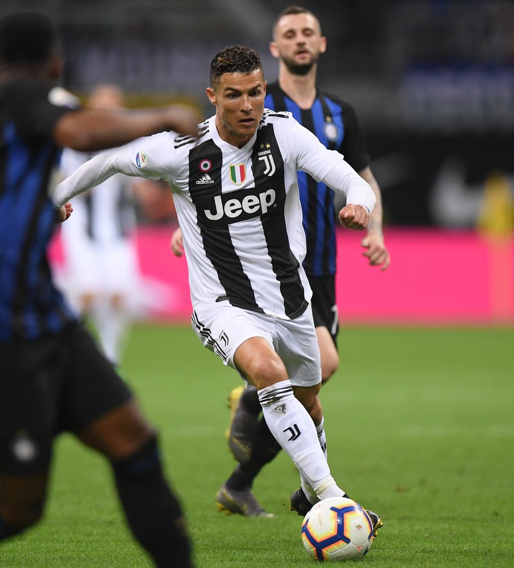 北京时间12月11日凌晨，皇马在欧冠联赛阶段第6轮主场1-2遭曼城逆转。