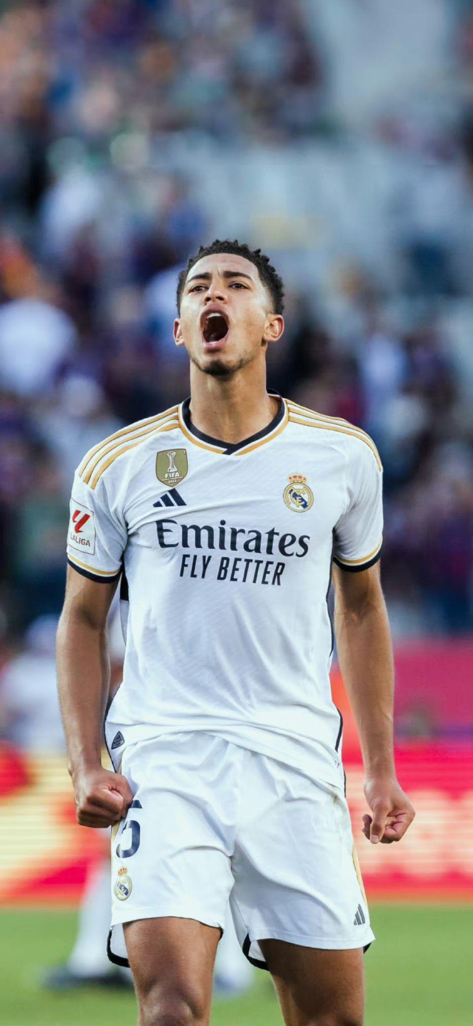 足球英超球队内部录像流出，球员争吵曝光