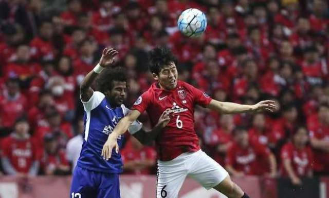 赛前梅州球迷晒多幅Tifo，致敬投资人魏晋平与梅州全体队员