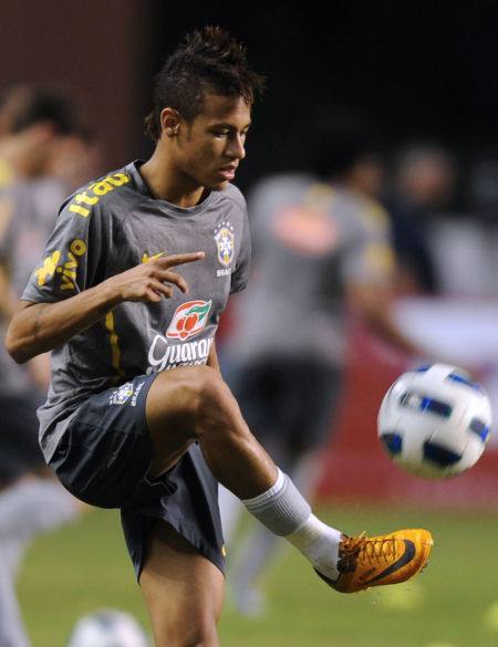 门将扑出点球，粉碎对手反扑希望