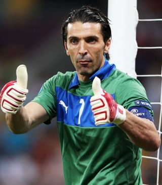 阿森纳梅超锋传射建功，凯莱赫全力扑救仍被进两球，枪手挡不住！