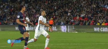 记者：赫伊森等5名后卫缺席皇马训练，阿森西奥遭遇病毒感染