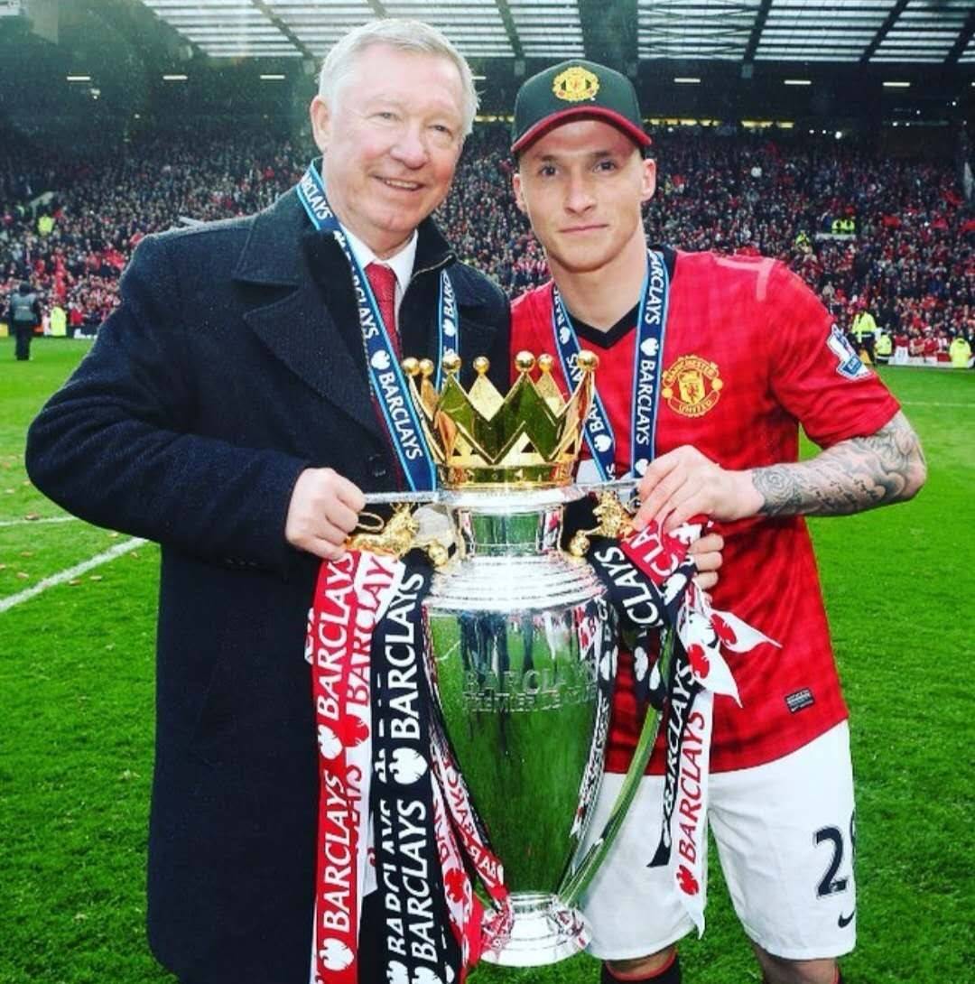 一位重病球迷被邀请看阿贾克斯的比赛，但因病情恶化未能实现